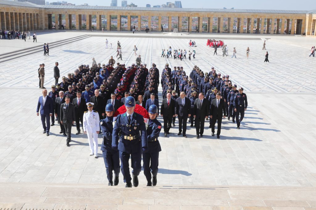 Bursa İtfaiyesi’nden Anıtkabir’e Ziyaret