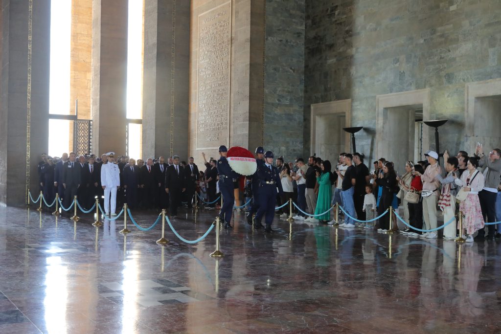 Bursa İtfaiyesi'nden Anıtkabir'e Ziyaret