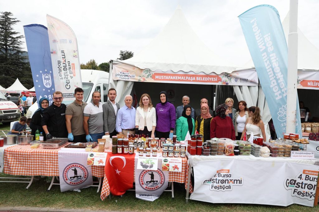 Kadınlar Festivale Renk Kattı