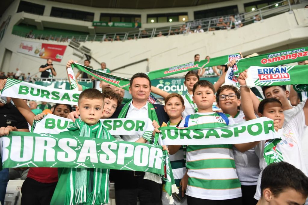 Başkan Aydın Çocuklara Bursaspor Sevgisi Aşılıyor