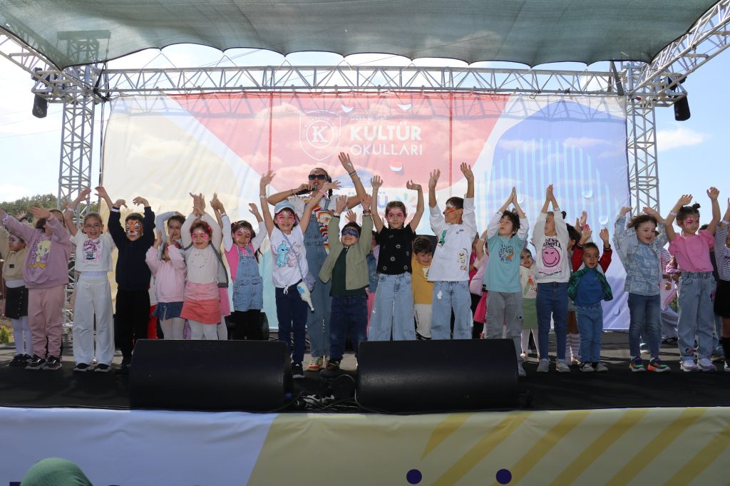 “Kültürlü Çocuk Festivali” Çocukların Yüzünü Güldürdü