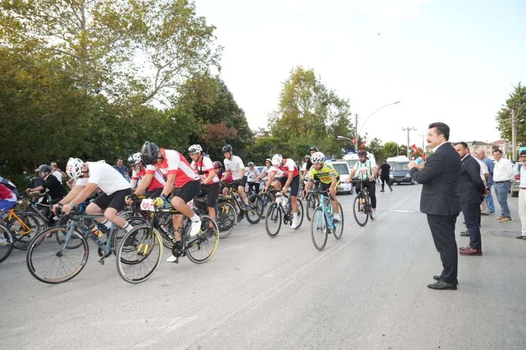 Bisikletler Altın Biber Festivali’nde Yarıştı