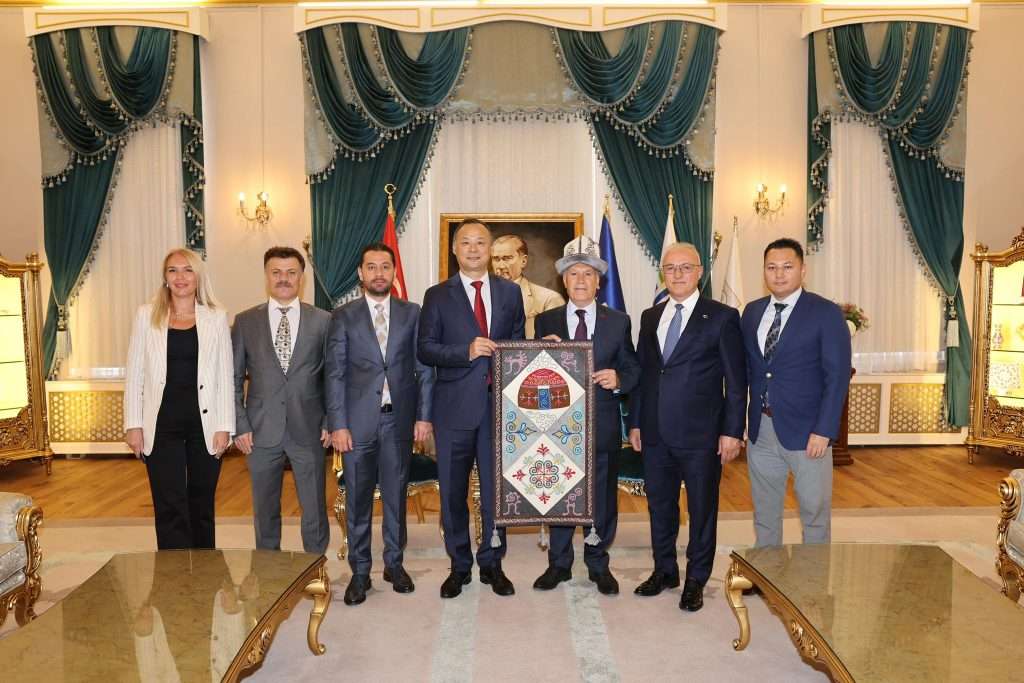 Kırgız Cumhuriyeti’nden Başkan Bozbey’e Ziyaret