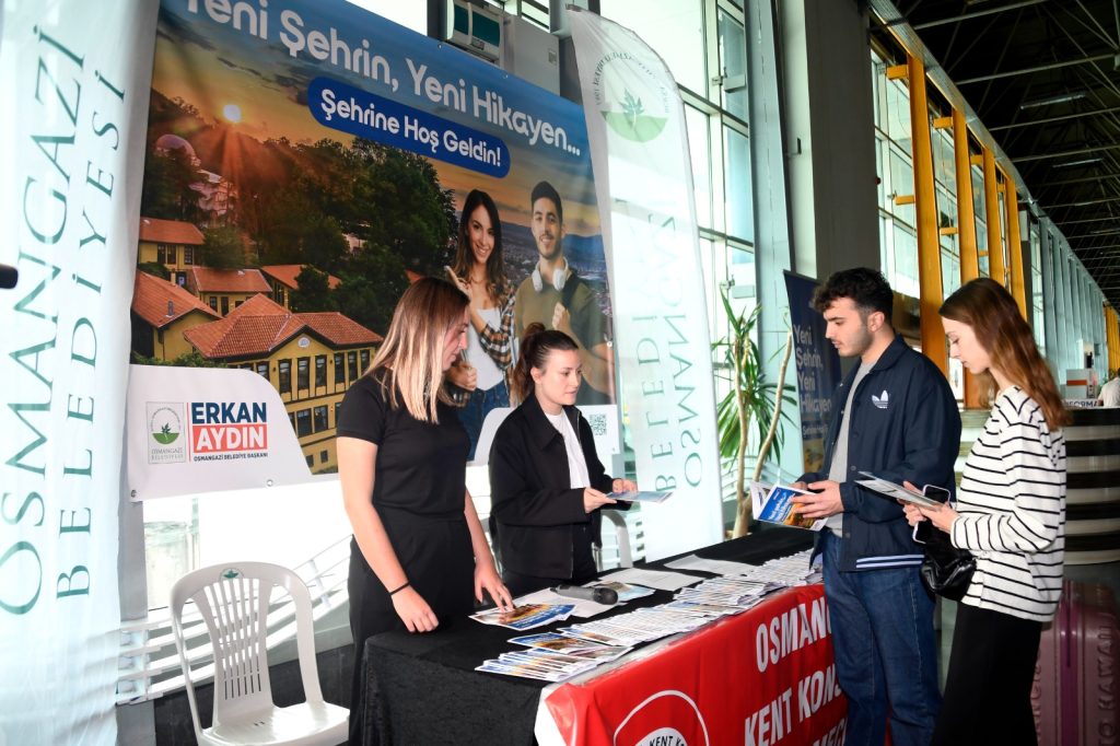 Başkan Aydın, Her Zaman Gençlerin Yanında