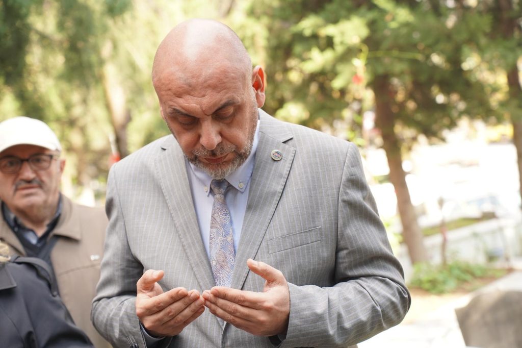 Başkan Aydın, Orhangazi’nin Efsane Başkanı M. Turgut Ünlü’yü Rahmetle Andı