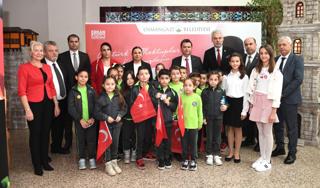 Kalbi Atatürk Sevgisiyle Dolu Çocuklardan En Güzel Mektuplar “Atatürk Defteri”nde Toplandı