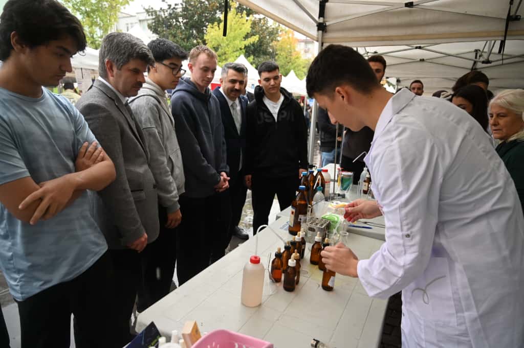 Bilimle Üretme Coşkusu Dört Gün Sürdü: Bursa Bilim Şenliği Başarıyla Tamamlandı