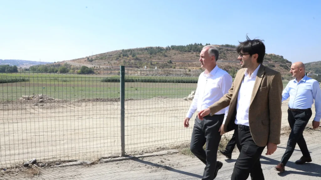 İnegöl Belediyesi Hamzabey Kıyı Rekreasyon Projesinin Yapımına Başladı