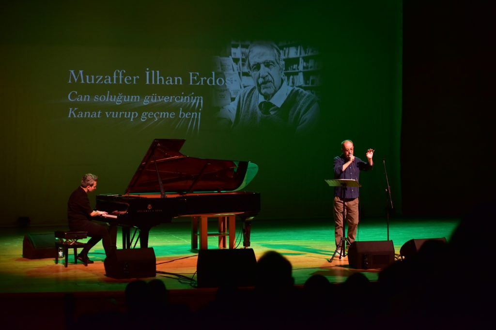 Şiir ve Müzik Buluştu: Hüsnü Arkan ve Dengin Ceyhan, Bursa Festivali’nde Sahne Aldı