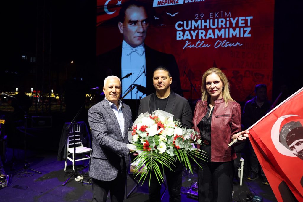 Başkan Bozbey: “Yaşasın Cumhuriyet! Bu Coşkuyu Hep Birlikte Yaşayalım”