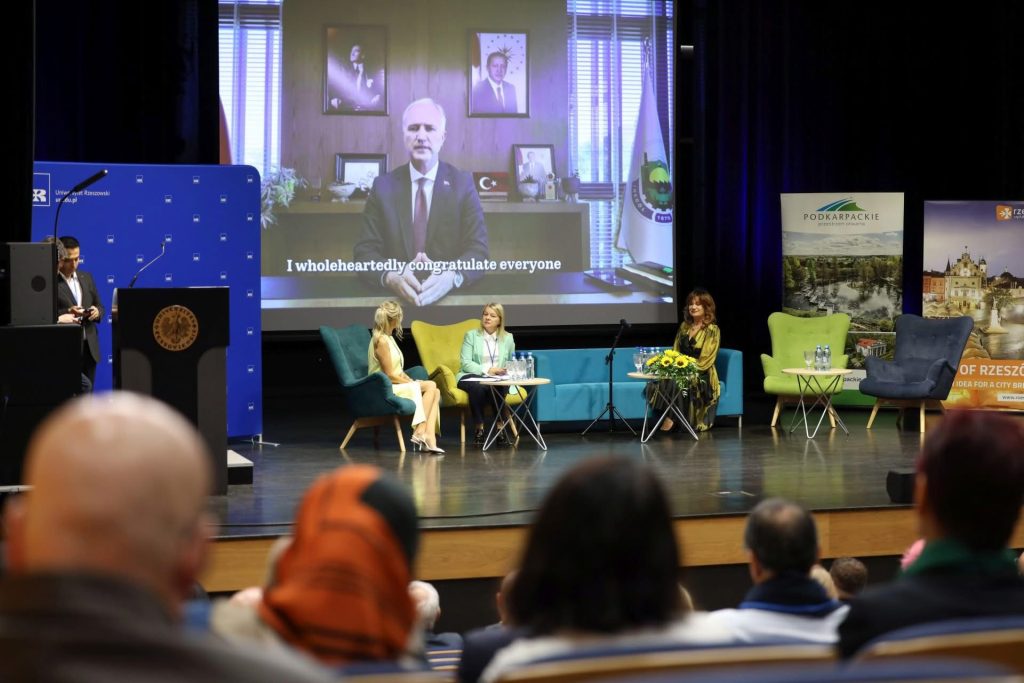 İnegöl Belediyesi’nden Stratejik Uluslararası Açılım: Polonya ve ABD Ortaklığıyla Eğitime ve Gelişime Küresel Bakış!