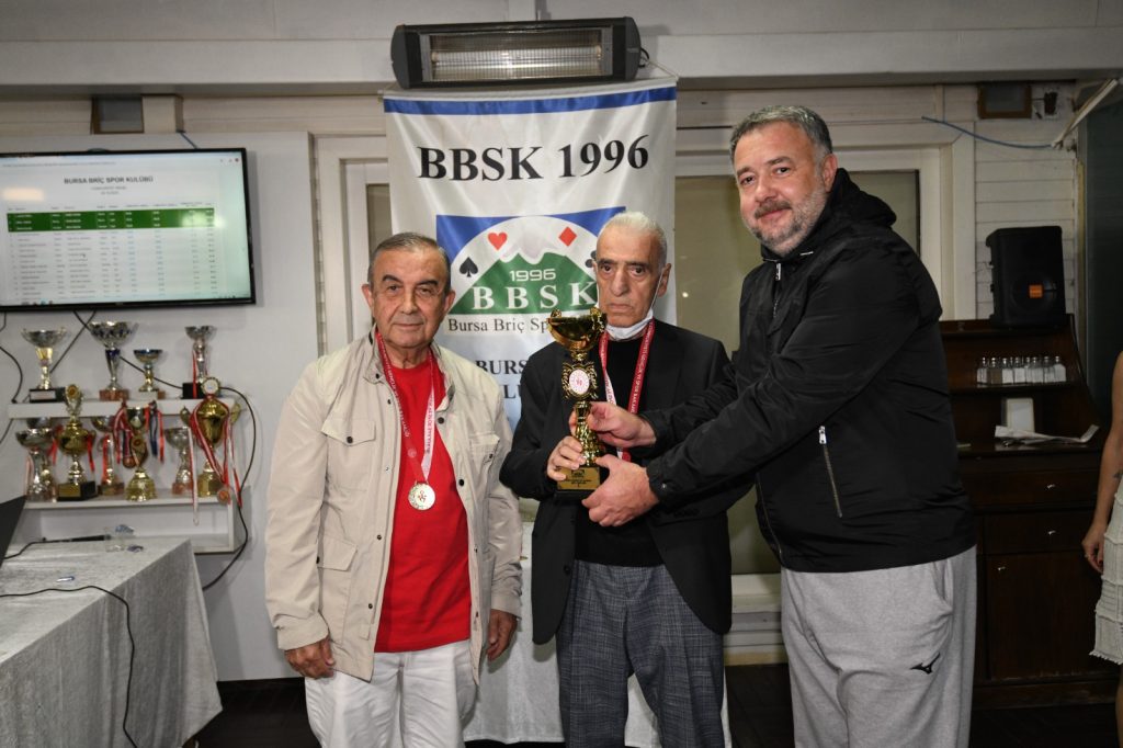 Osmangazi’de Cumhuriyet Bayramı Briç Turnuvası