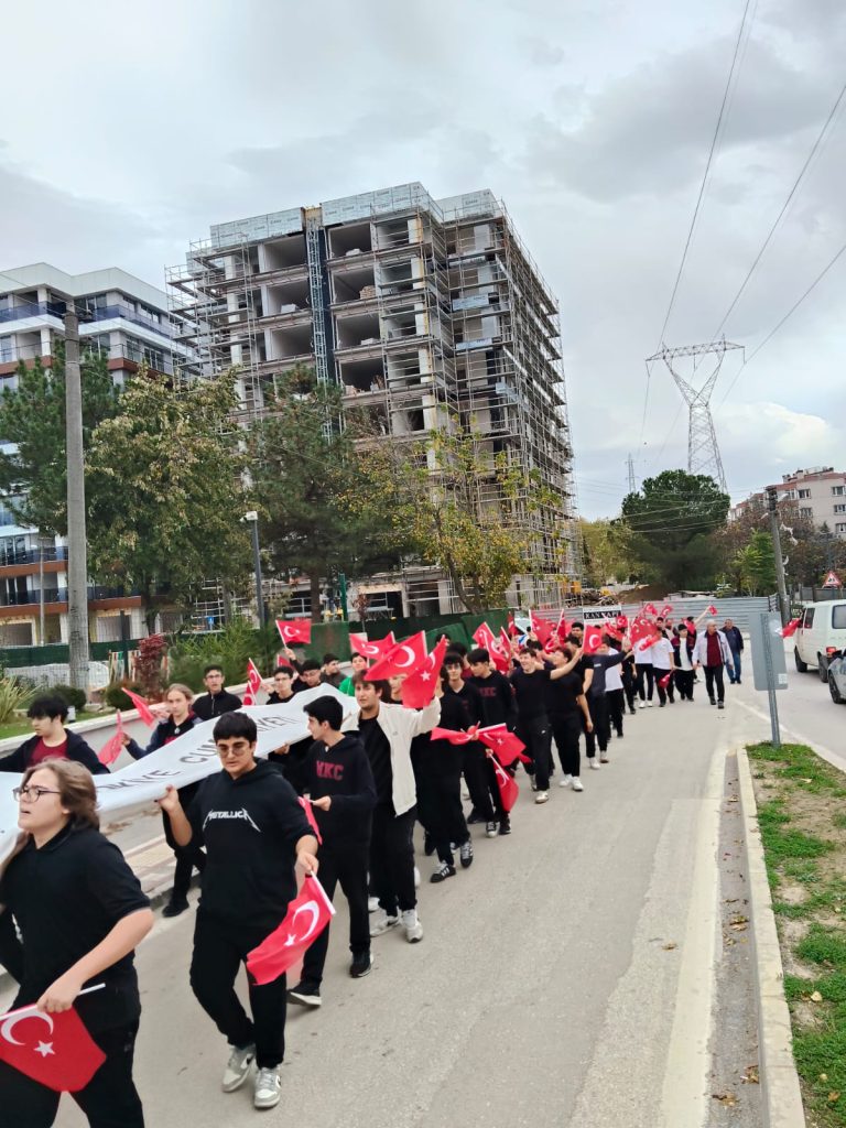 Coşkunöz Lisesi’nden Cumhuriyet Kutlaması