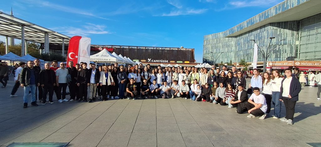 “Bilimle Üretiyor, Teknolojiyle Gelişiyoruz” Teması Yoğun İlgi Gördü