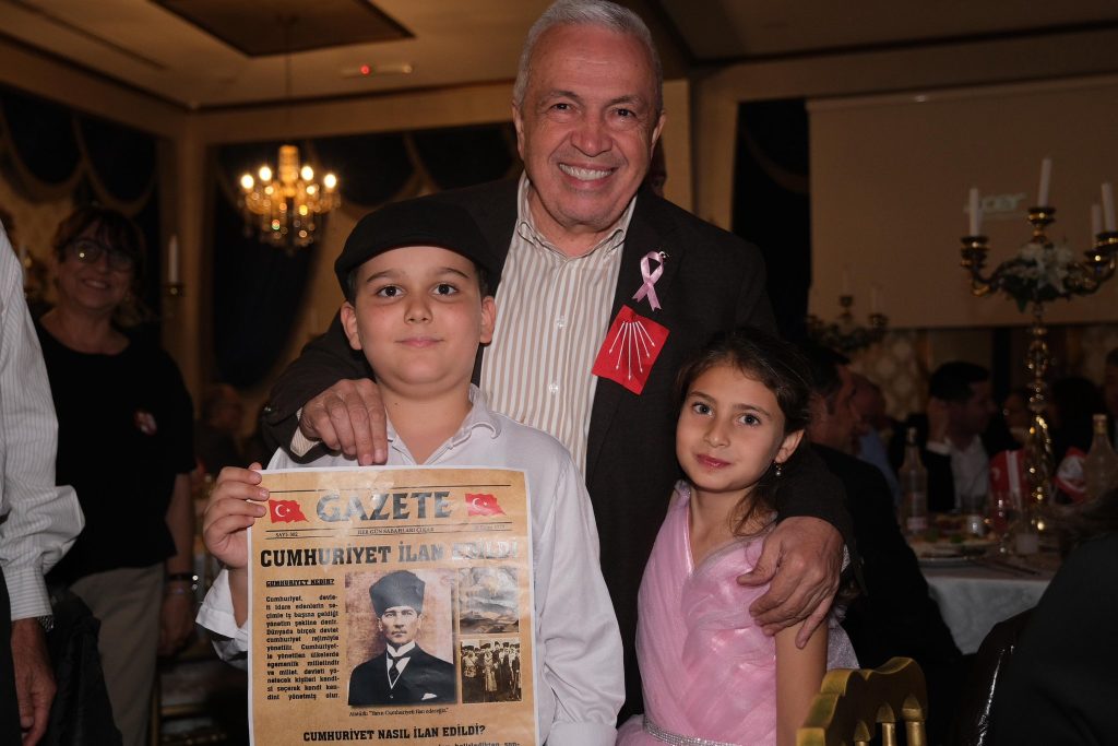 Başkan Şadi Özdemir’den Cumhuriyet Vurgusu