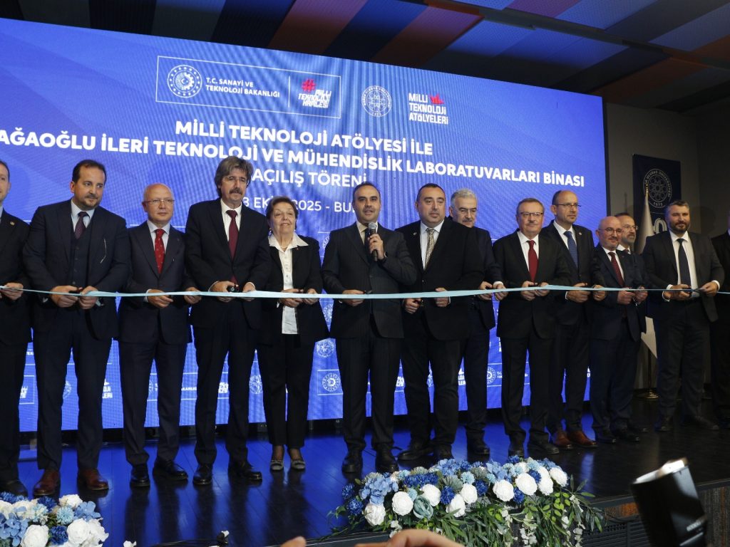 Bakan Kacır Mühendislik Laboratuvarı Açılışını Yaptı
