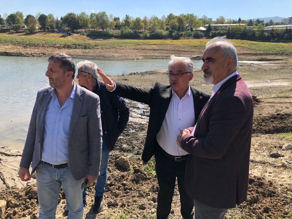 CHP İnegöl İlçe Başkanı Şahin, Yeniceköy Göleti’nde Kuraklık Tehdidine Karşı İncelemelerde Bulundu!