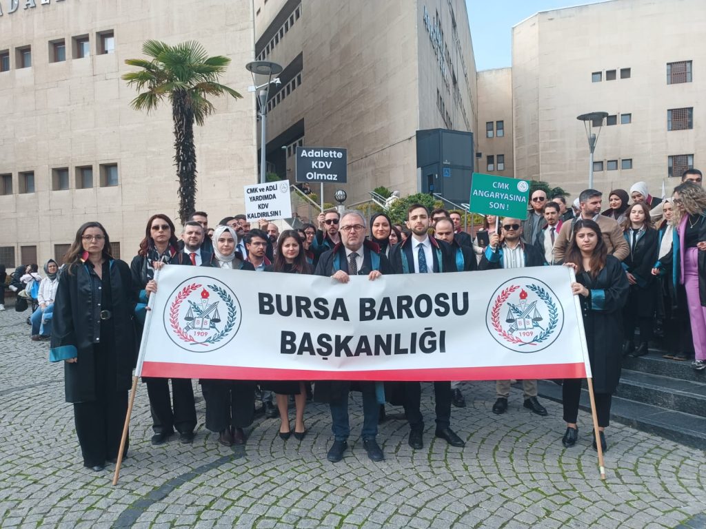 Bursa Barosu’ndan Uluyol Adliyesi Önünde Açıklama
