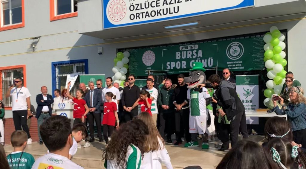 Öğrenciler Bursasporlu Futbolcularla Buluştu