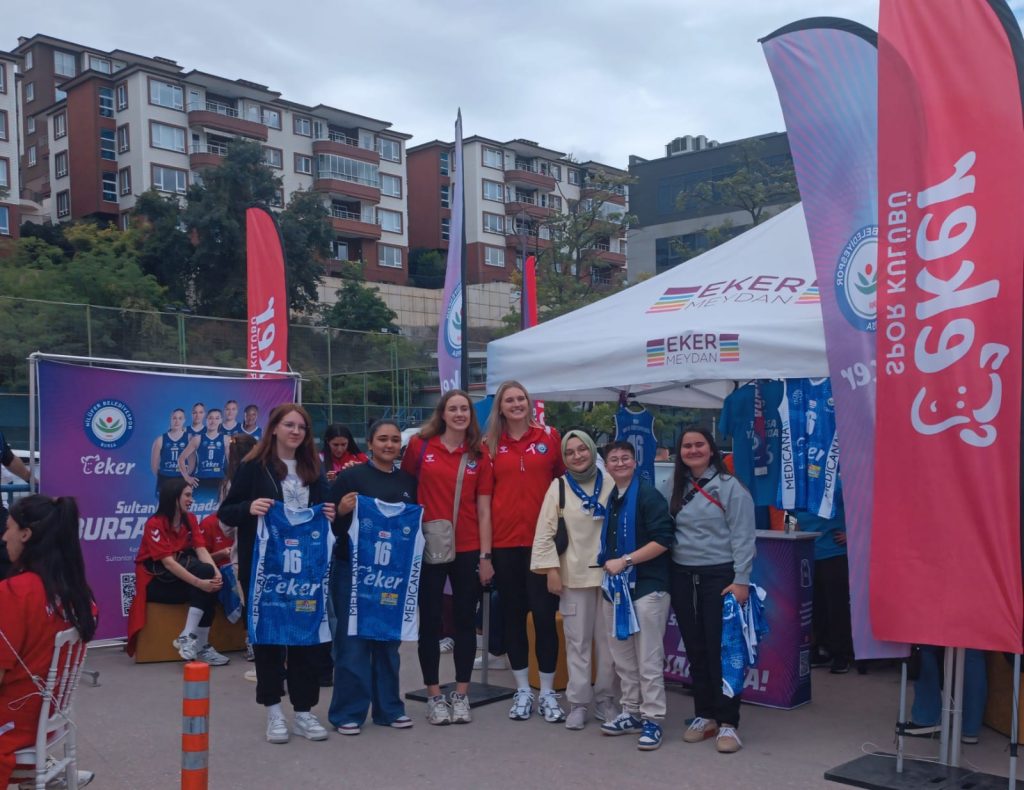 Nilüfer Belediyespor İmza Gününde Spor ve Sosyal Sorumluluğu Birleştirdi
