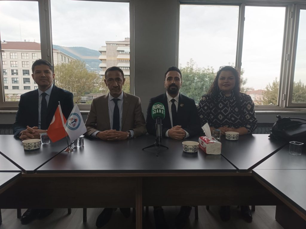 Eğitim Gücü-Sen Bursa Şubesi Açıldı: Genel Başkan Özat’tan Öğretmen Maaşlarına Sert Eleştiri