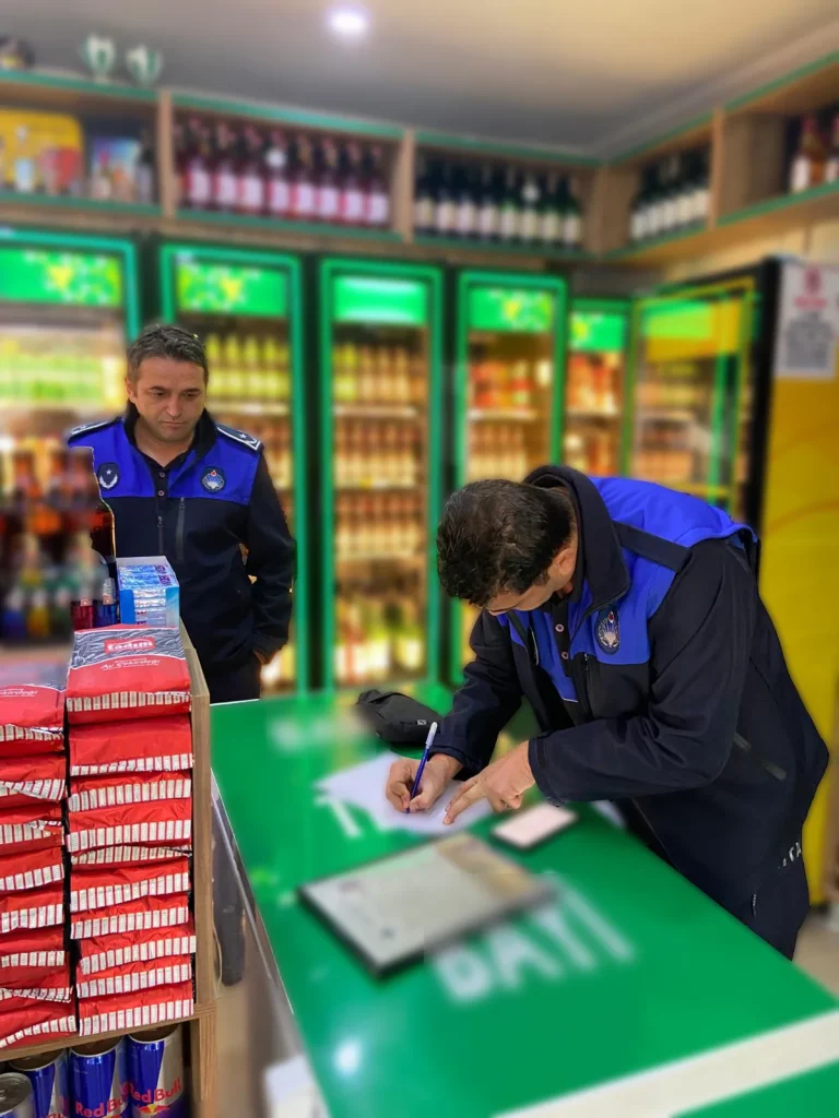 İnegöl Belediyesi Zabıtası Tekel Bayilerini Mercek Altına Aldı