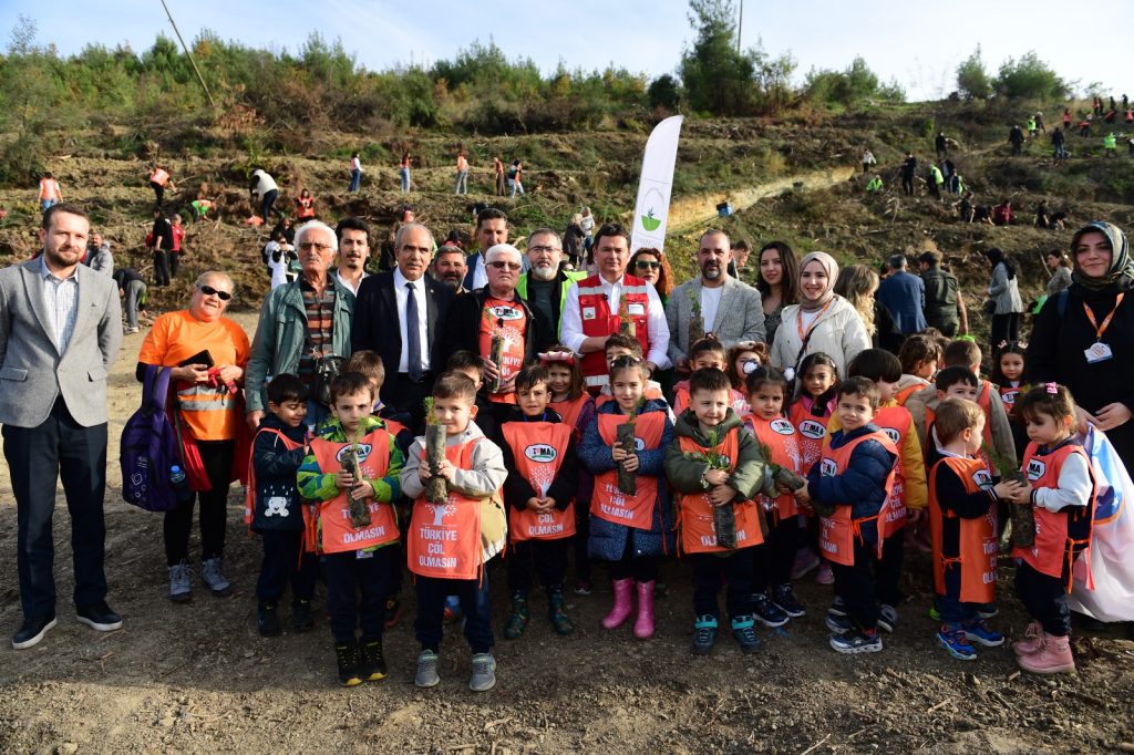 Başkan Erkan Aydın: Kitap da Fidan da İnsanlığın Geleceği