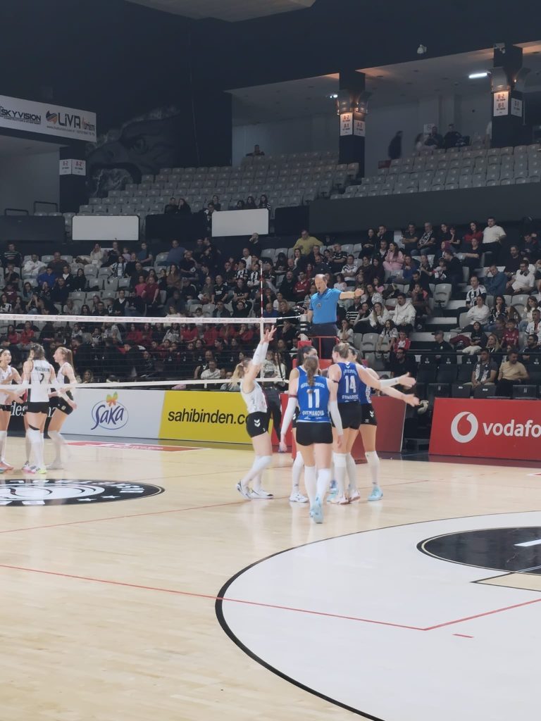 Nilüfer Belediyespor Eker, Beşiktaş’ı Set Vermeden 3-0 Mağlup Etti