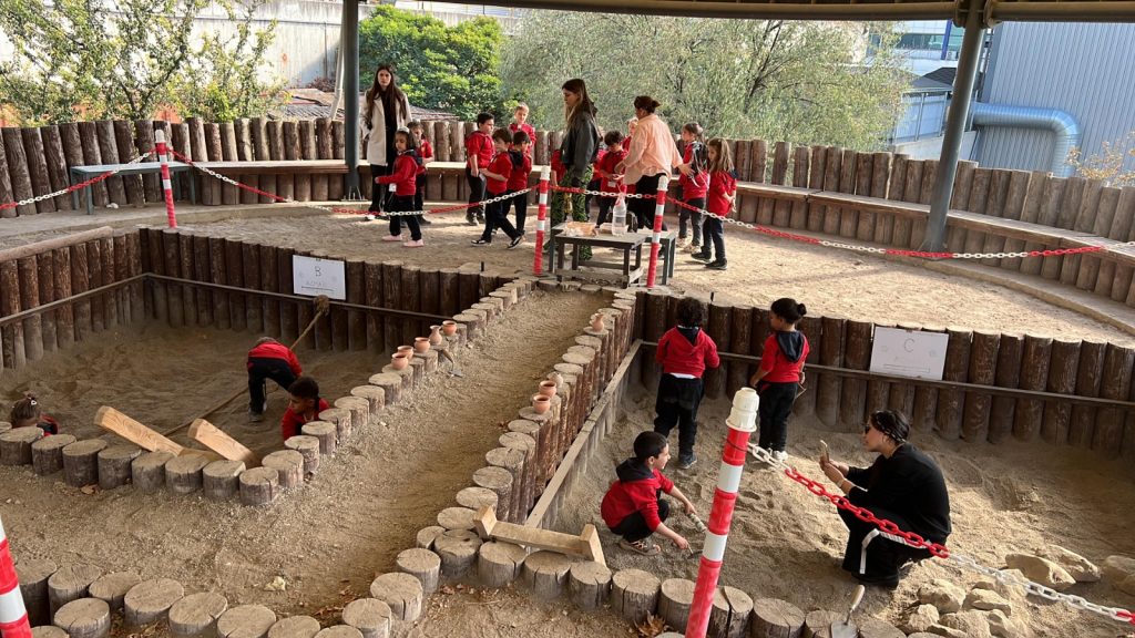 Minik Arkeologlar İş Başında