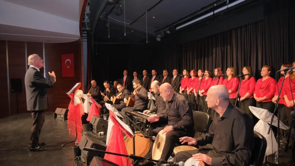 İnegöl Belediyesi THM Korosu’ndan Türkü Ziyafeti
