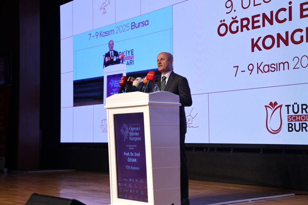 BUÜ’de Uluslararası Öğrenci Bilimler Kongresi Başladı