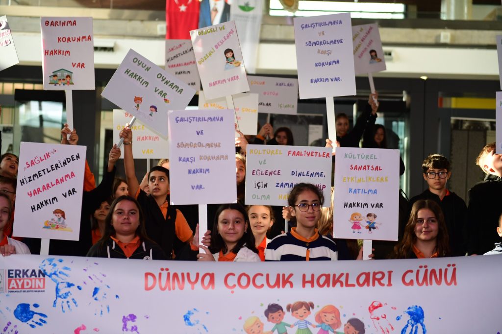 Osmangazi’den UCİM İş Birliğiyle ‘Renkli Pankartlar Atölyesi’: Çocuklar Haklarını Öğrendi!
