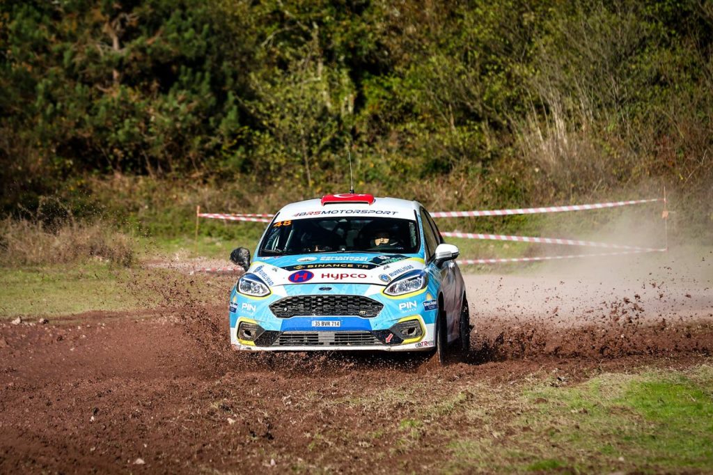 Engelli Pilot Kübra Denizci Keskin’den İstanbul Rallisi’nde Üçüncülük Başarısı