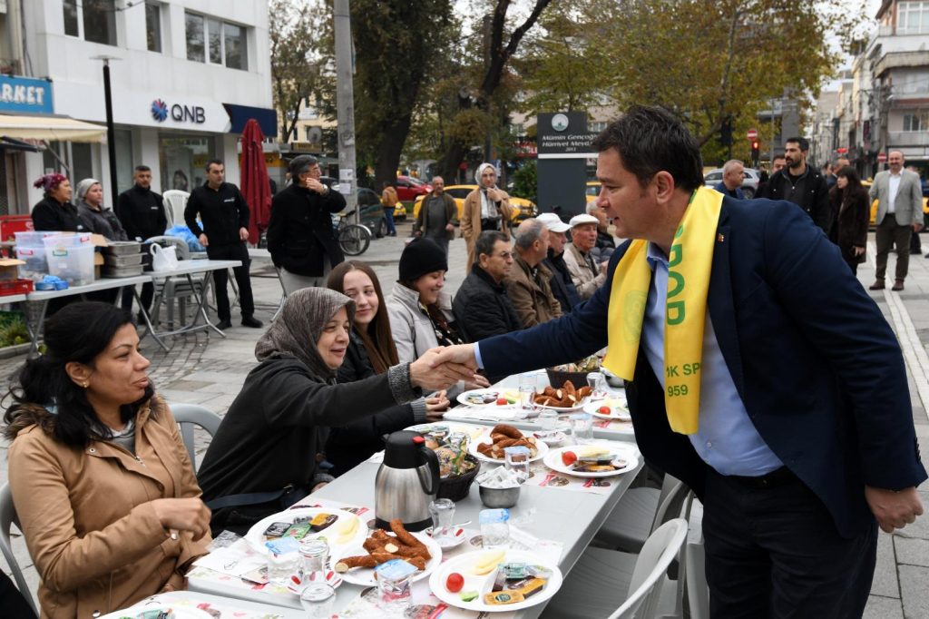 Başkan Erkan Aydın’dan İstiklal Mahallesi’ne Ziyaret