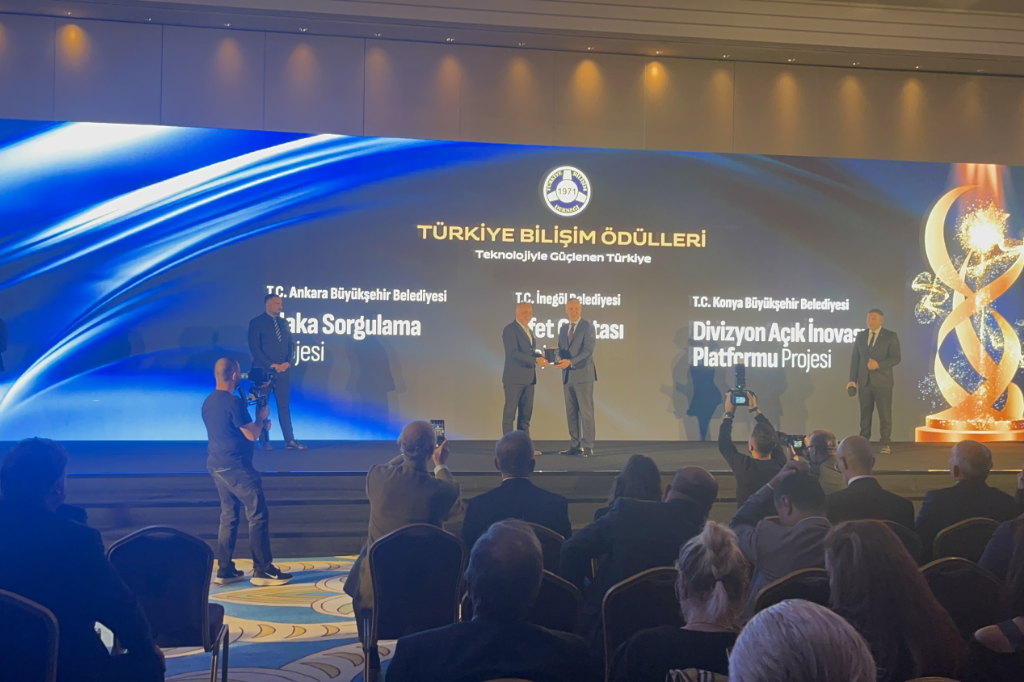 İnegöl Belediyesi’nin “Afet Çantası” Uygulamasına Büyük Ödül