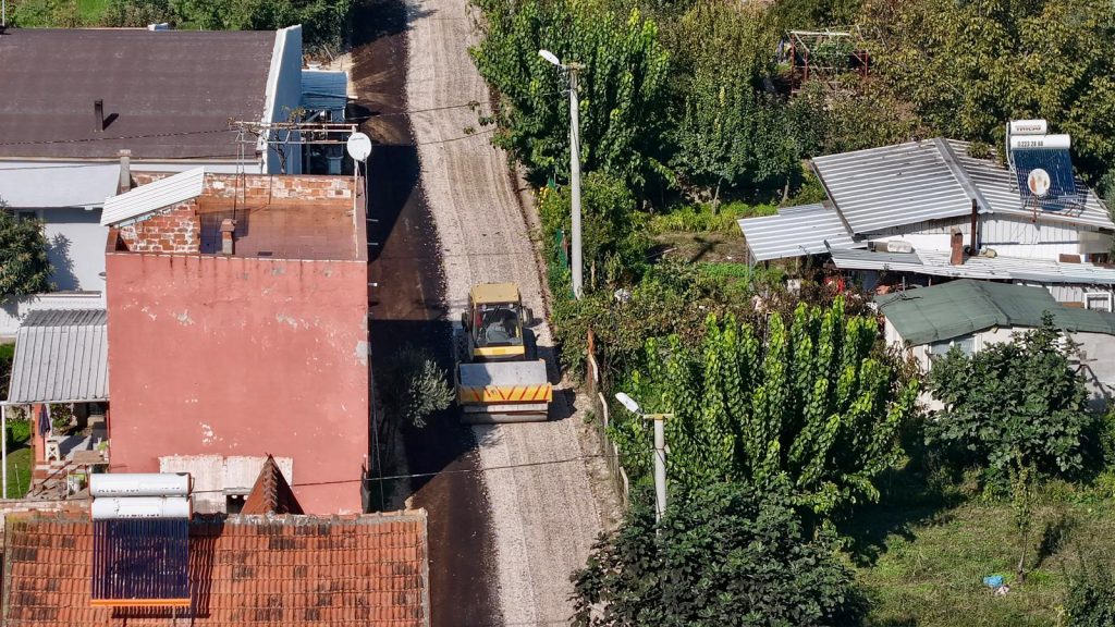 Gemlik Belediyesi’nden Kumsaz’da Yol Çalışması