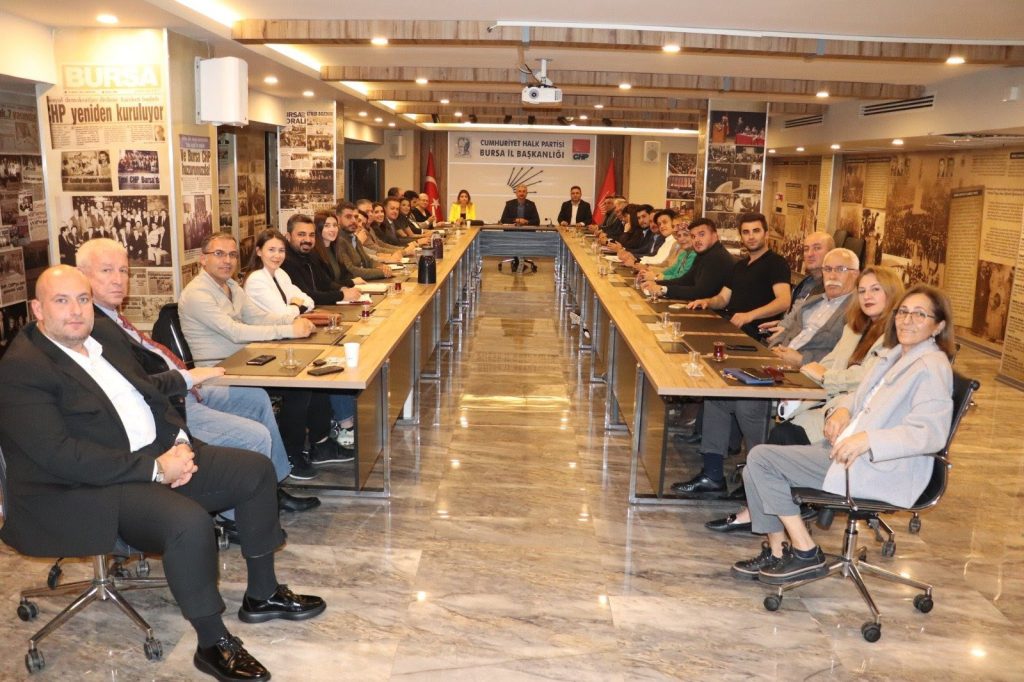 CHP Bursa’da Yeni Yönetim Belirlendi