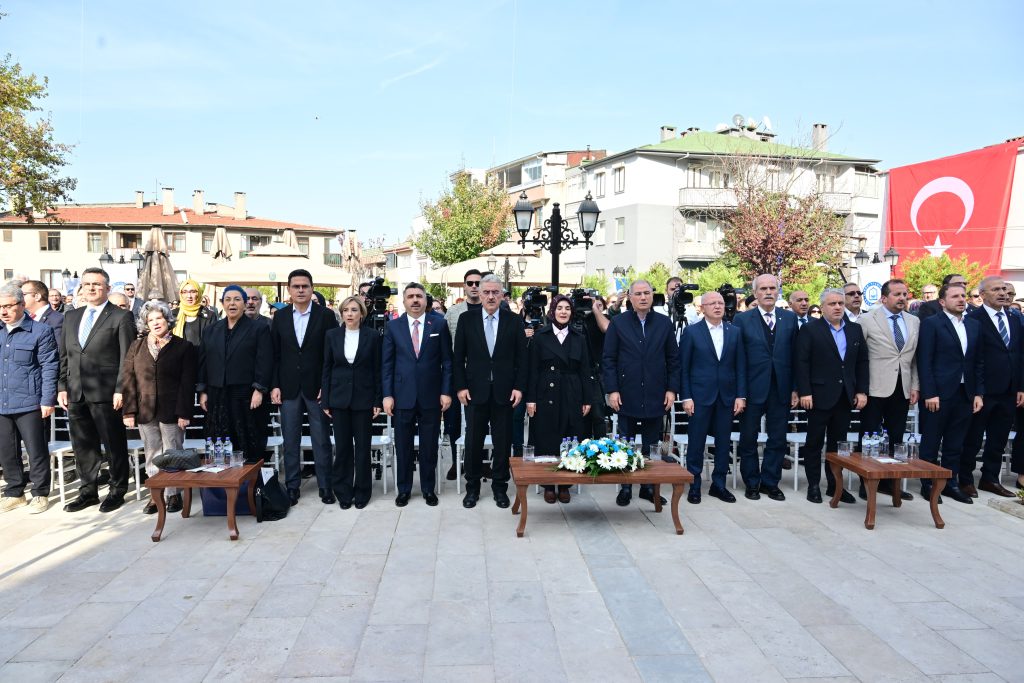 Alev Alatlı Kültür Merkezi Açıldı