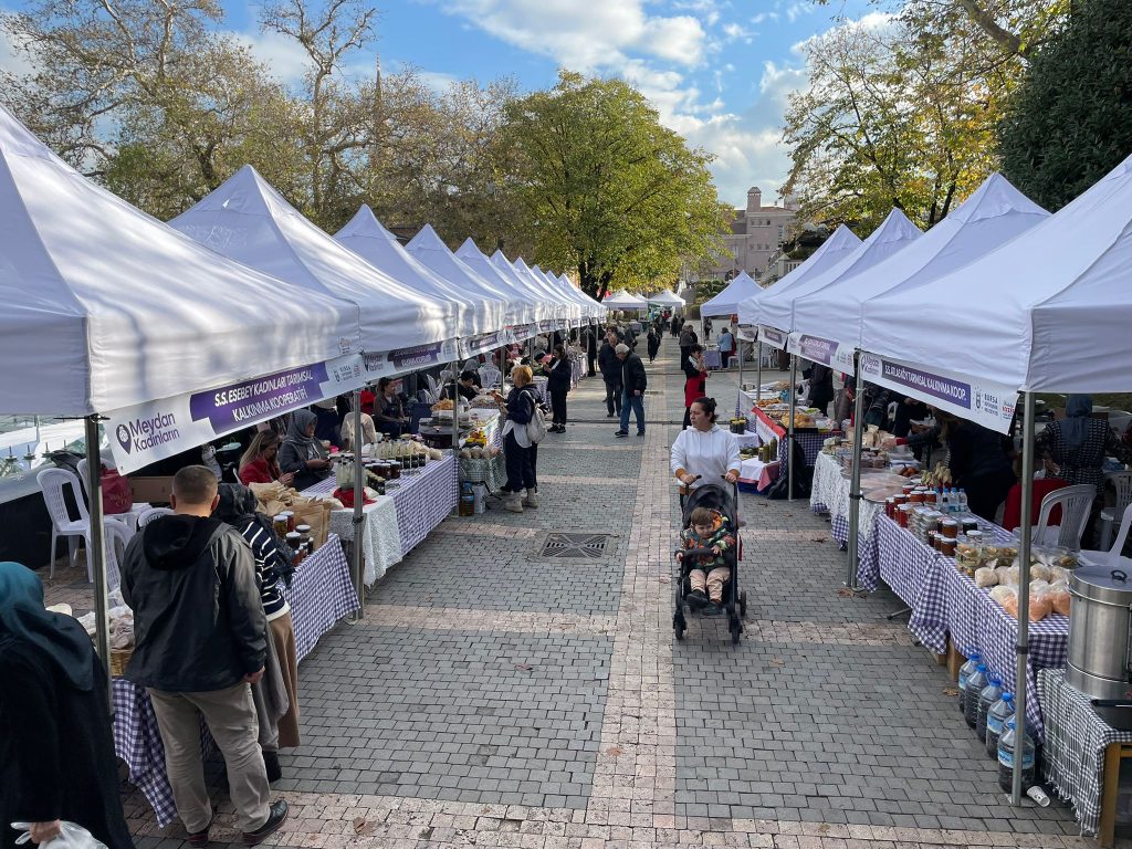 Büyükşehir Belediyesi’nden “Meydan Kadınların” Pazarı