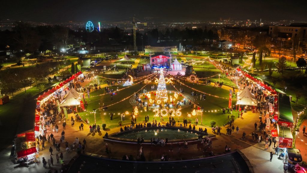 Büyükşehir Belediyesi’nden ‘Yeni Yıl Meydanı’nda Eğlence Maratonu