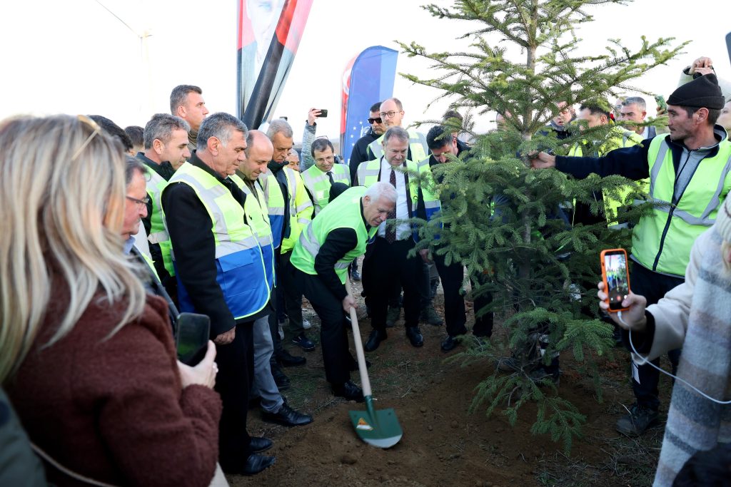 Büyükşehir Belediyesi'nden "Hatıra Ormanı"