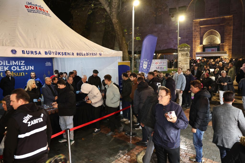 Bursa’da Kandil Bereketi 17 İlçede Gönüller Tatlandı!