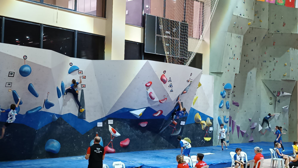 İnegöl Belediyespor Tırmanışta Zirveyi Zorladı