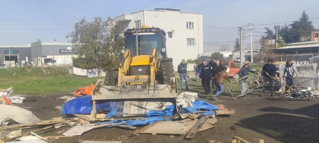 Nilüfer Belediyesi Yaylacık Mahallesi’ni Temizledi