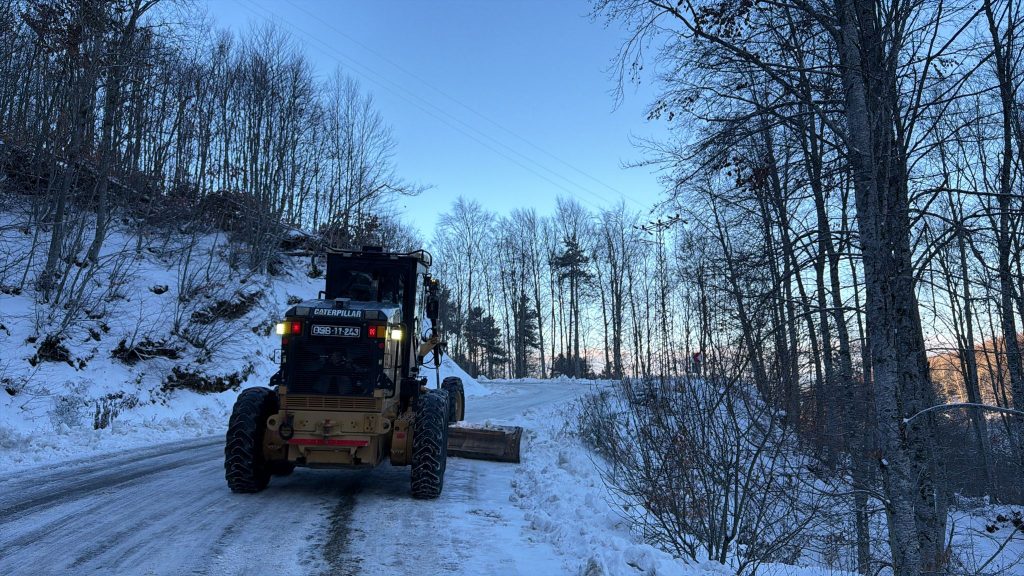Osmangazi’de Ulaşım Seferberliği: Dağ Mahallelerinde Yol Genişletme Mesaisi!