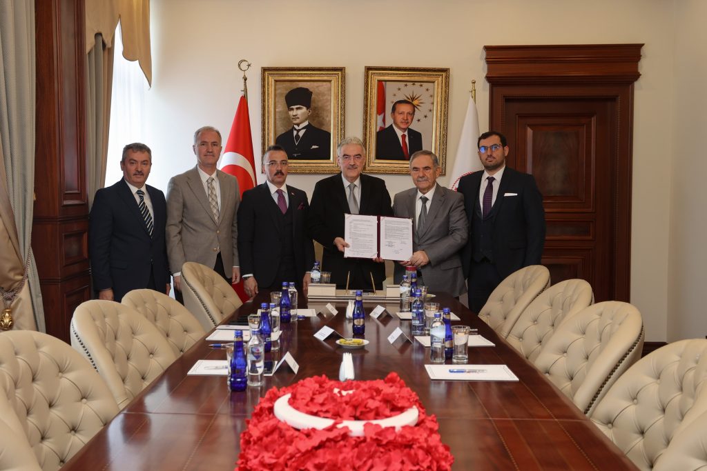 İnegöl’e Yeni Eğitim Yatırımı: 24 Derslikli Ortaokul Yapımı İçin Protokol İmzalandı