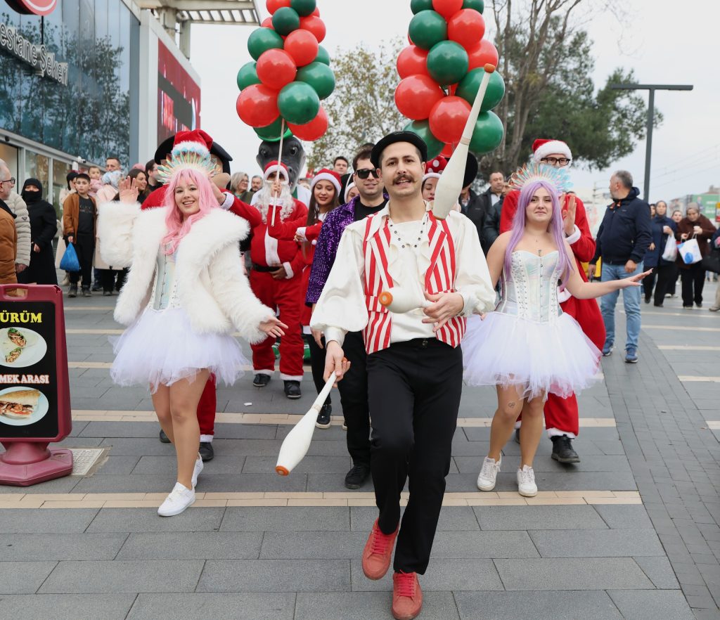 Osmangazi Meydanı Yeni Yıl Coşkusuyla Canlandı