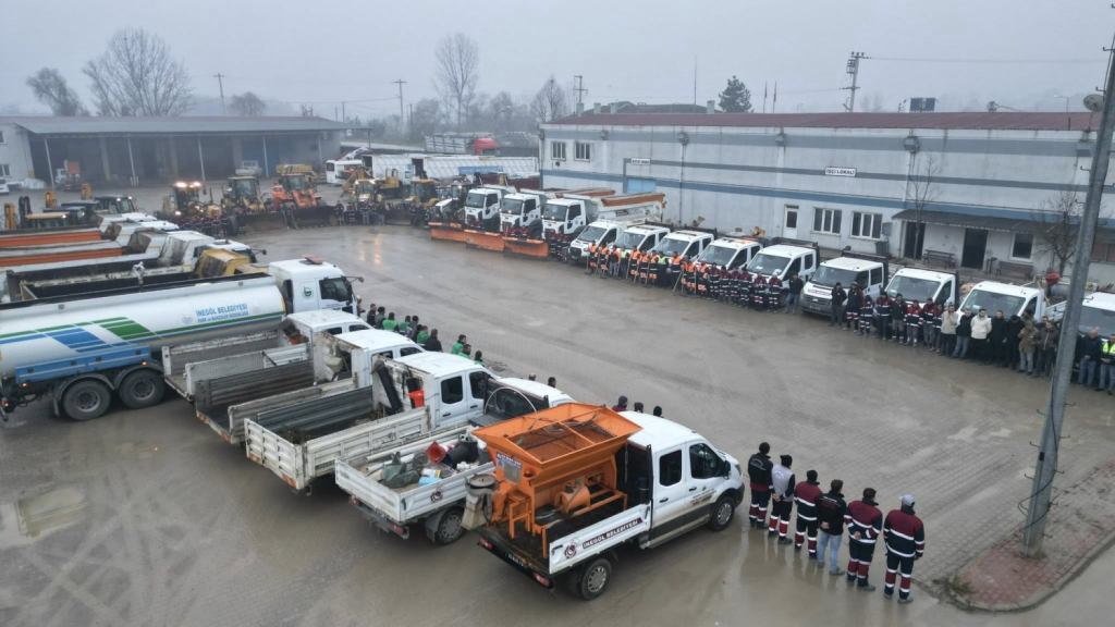 İnegöl Kışa Hazır 126 Personel Ve 30 İş Makinesi Kar Mesaisine Başlıyor!