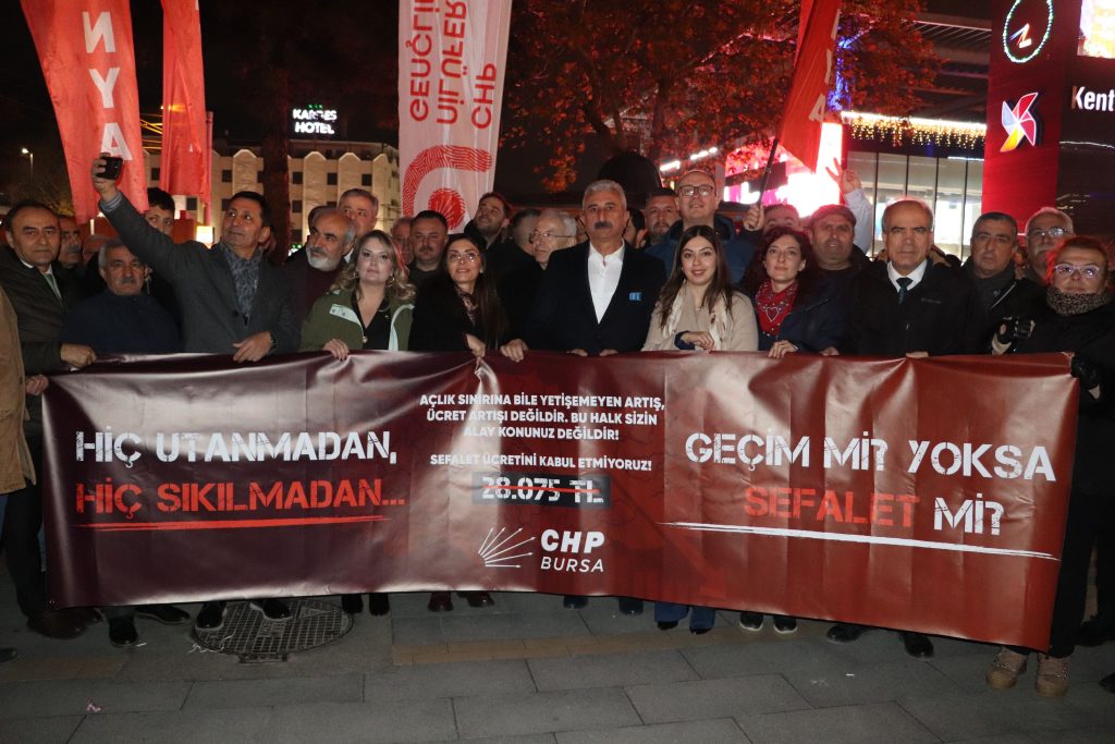 Bursa Kent Meydanı’nda Asgari Ücret İsyanı: Nihat Yeşiltaş’tan Hükümete “Seçim” Çağrısı!