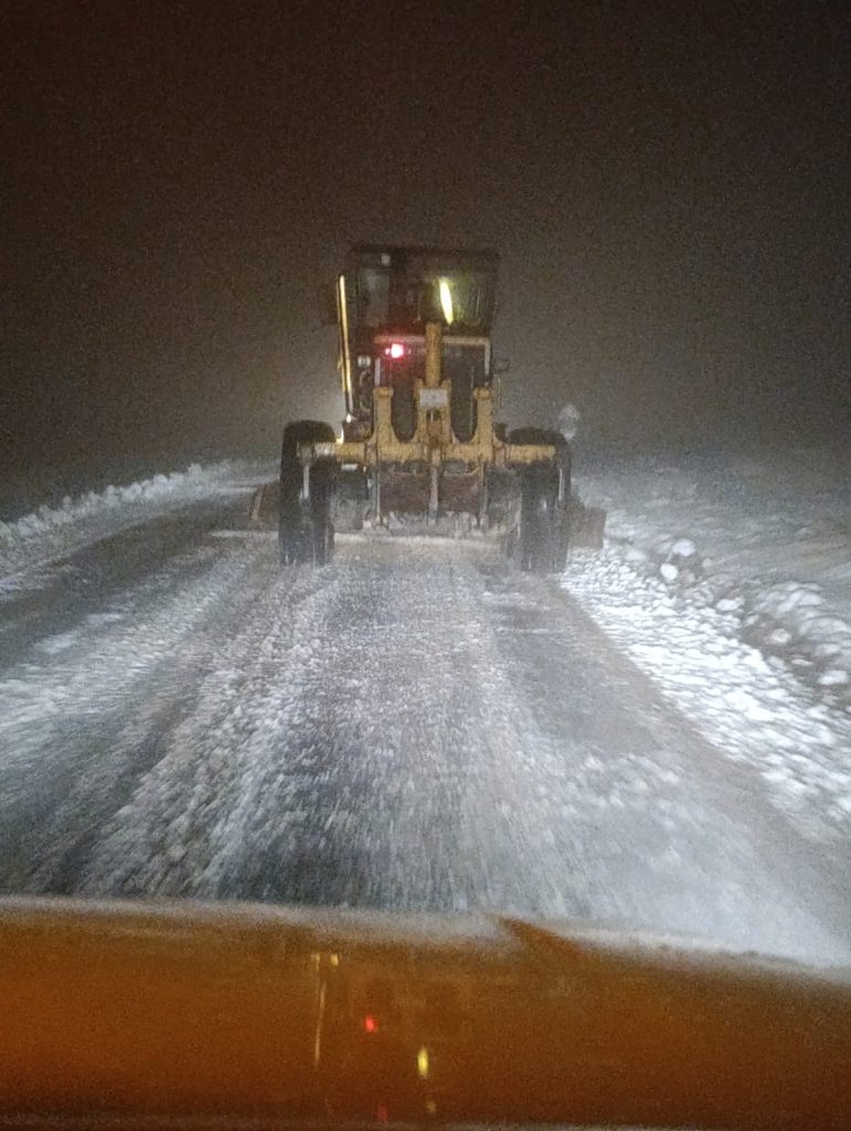 Büyükşehir Ekipleri 33 Köy Yolunu Açtı